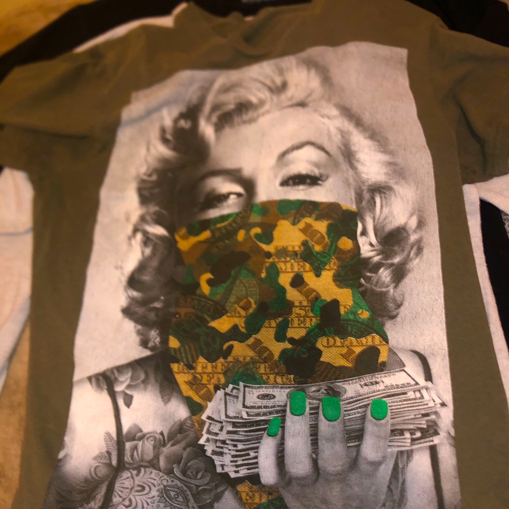 Marilyn Monroe shirt